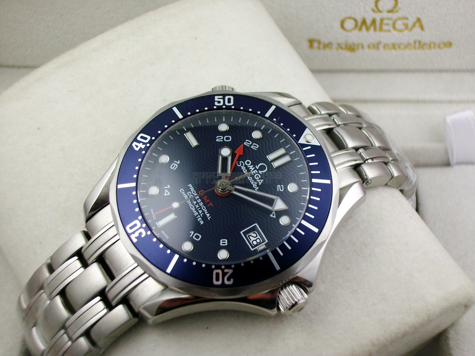 Omega Seamaster Swiss 2824 Mens Automatic Blue Dial Stick Dot Markers