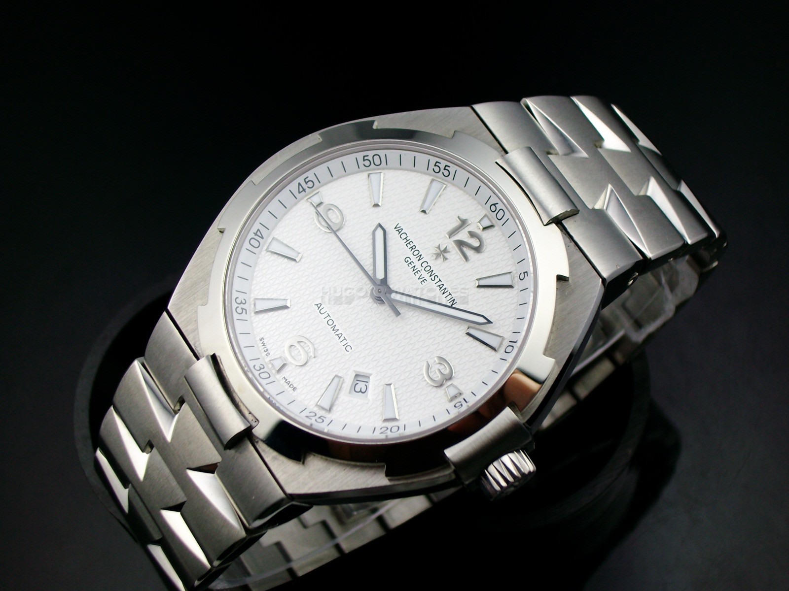 Vacheron Constantin Overseas Swiss 2824 Automatic White Dial Numeral Stick Markers