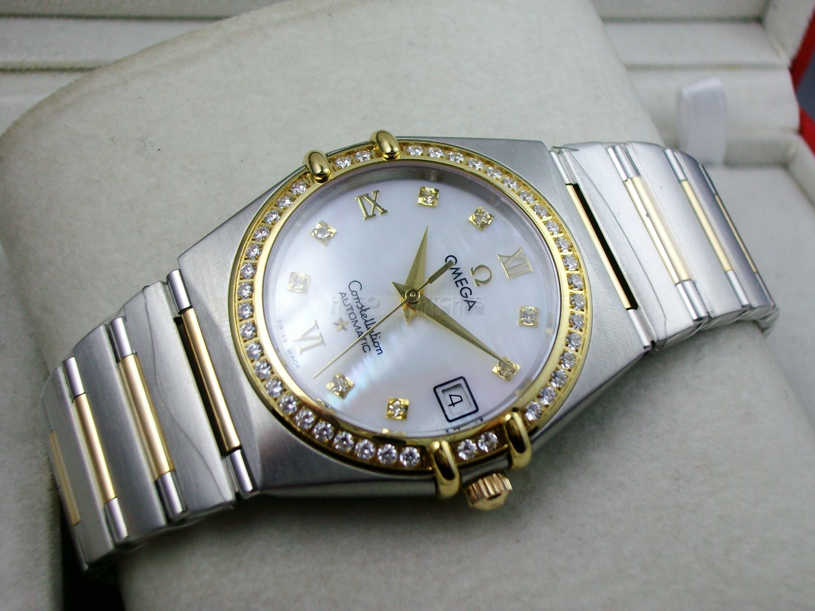 Omega Constellation Chronometer Swiss 2824 Ladies Automatic White Dial Diamond Bezel